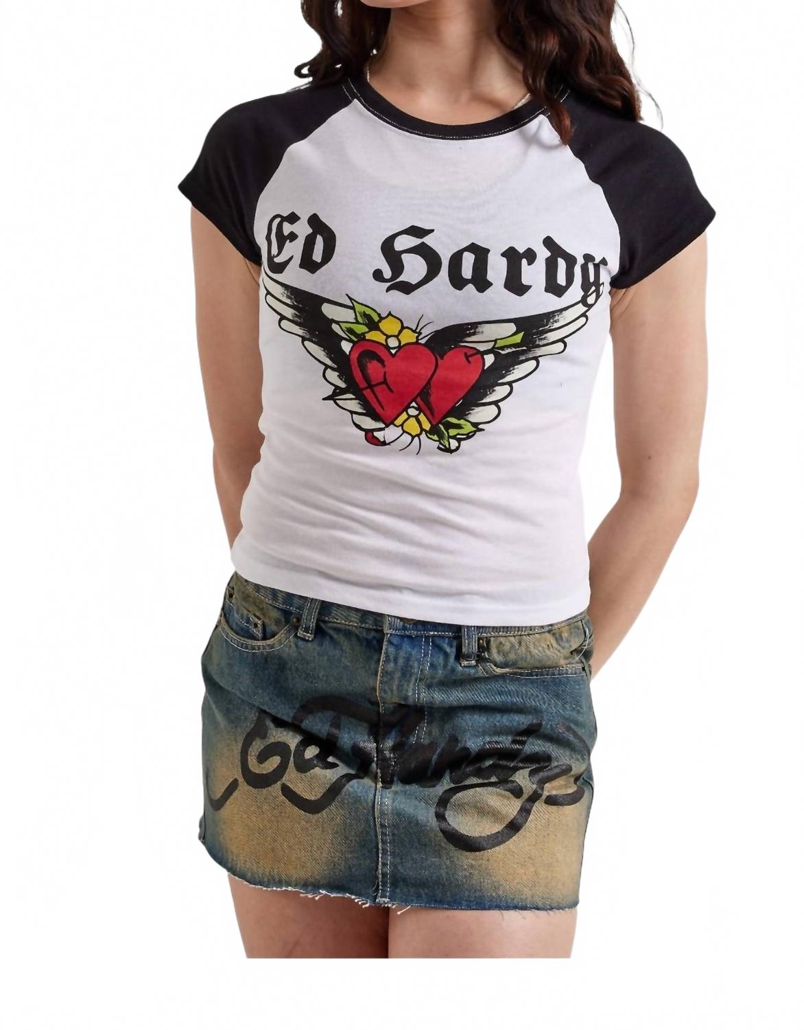 Футболка Heart Wings с рукавом реглан и каплевидным вырезом в черно-белой гамме Ed Hardy
Футболка Heart Wings с рукавом реглан и каплевидным вырезом в черно-белой гамме Ed Hardy