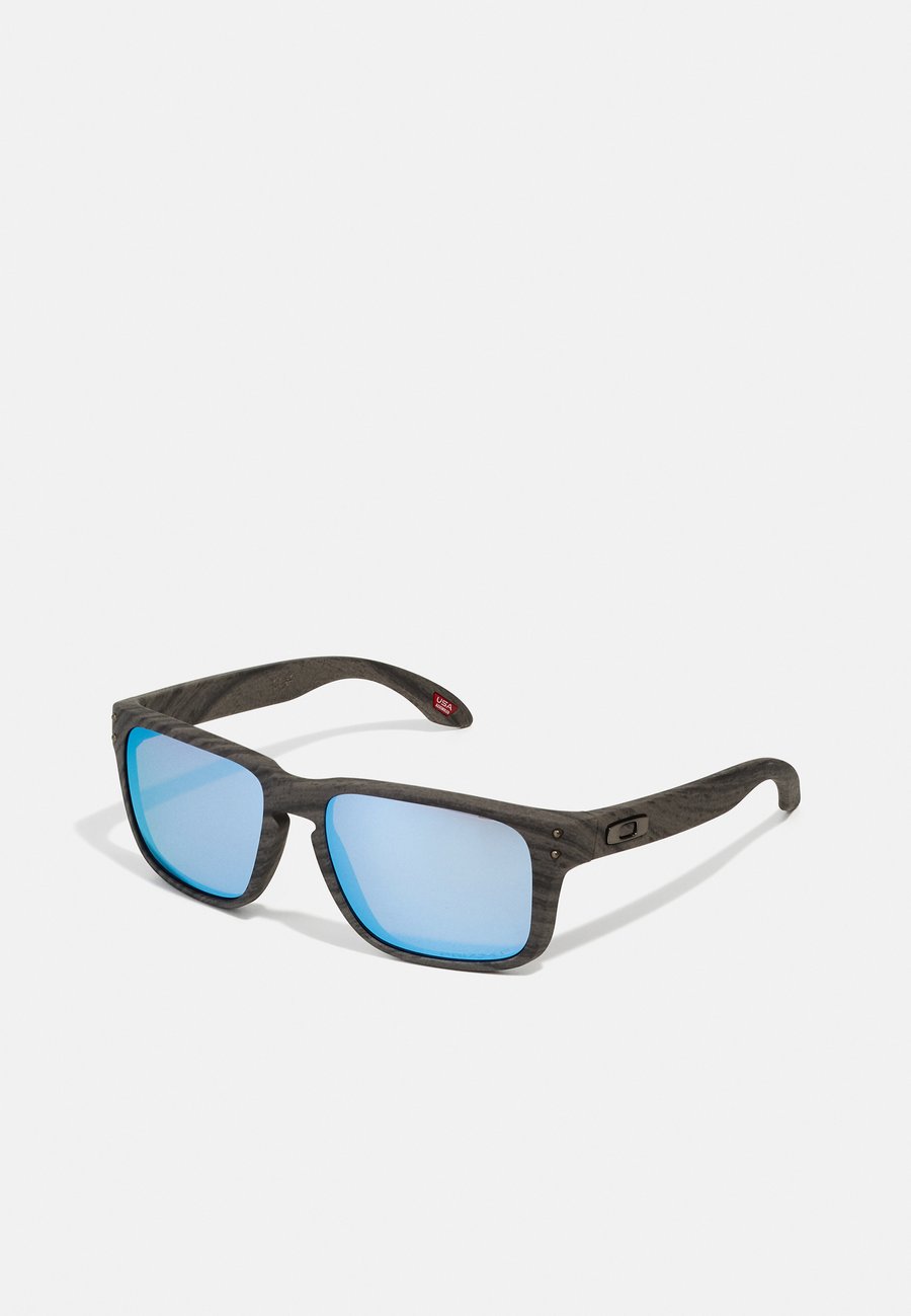 Солнцезащитные очки Oakley HOLBROOK UNISEX, Grey
Солнцезащитные очки Oakley HOLBROOK UNISEX, Grey