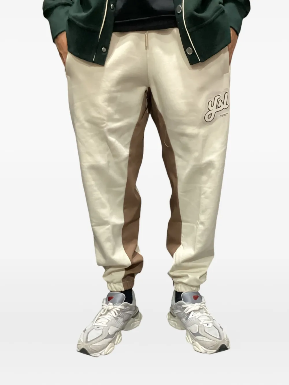 Спортивные брюки со вставками YES LONDON, нейтральный
Спортивные брюки со вставками YES LONDON, нейтральный