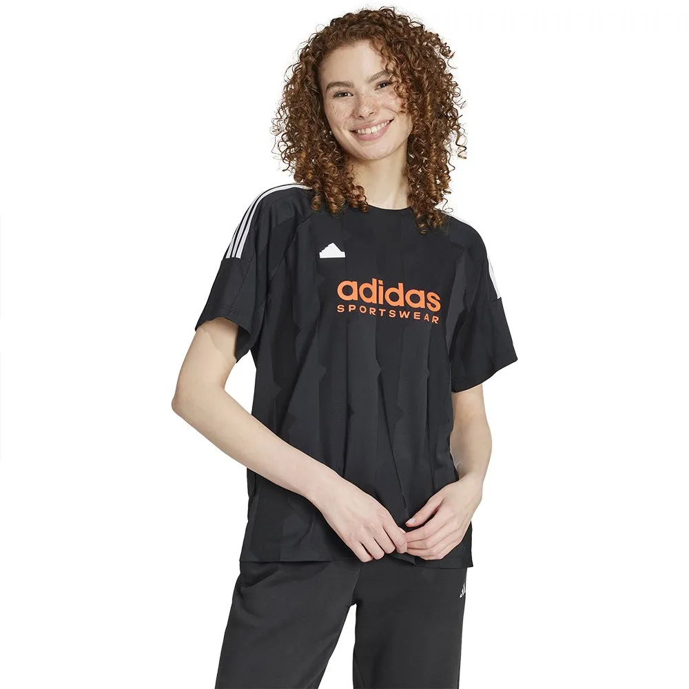 Футболка adidas Tiro Q3 Boyfriend, черный
Футболка adidas Tiro Q3 Boyfriend, черный