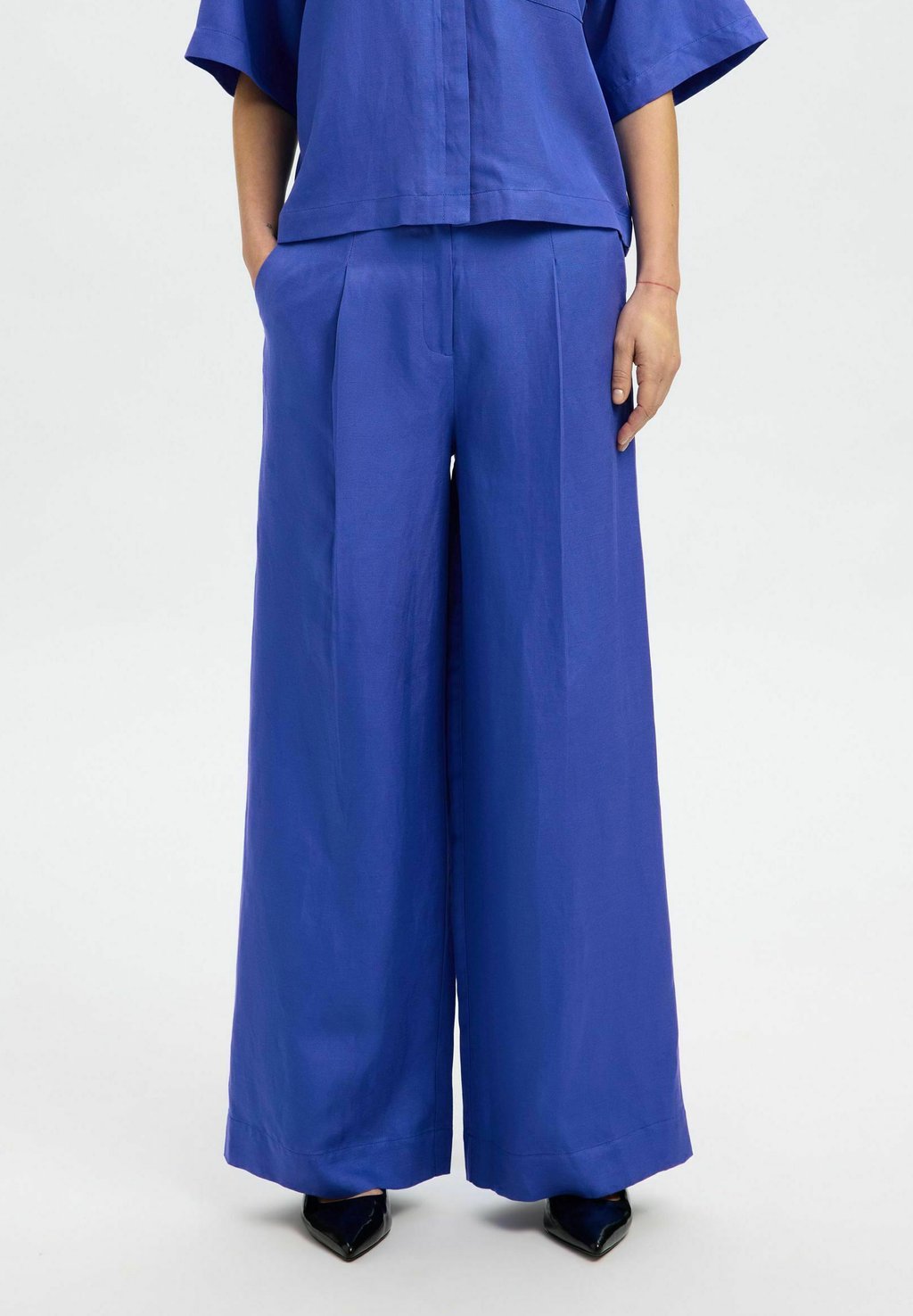 Брюки SLFLYRA WIDE Selected Femme, цвет Dazzling Blue
Брюки SLFLYRA WIDE Selected Femme, цвет Dazzling Blue