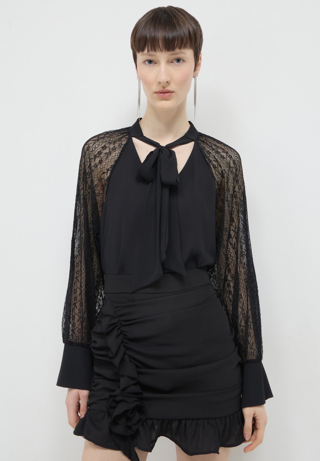 Блуза FIOCCO E Calliope, черный
Блуза FIOCCO E Calliope, черный