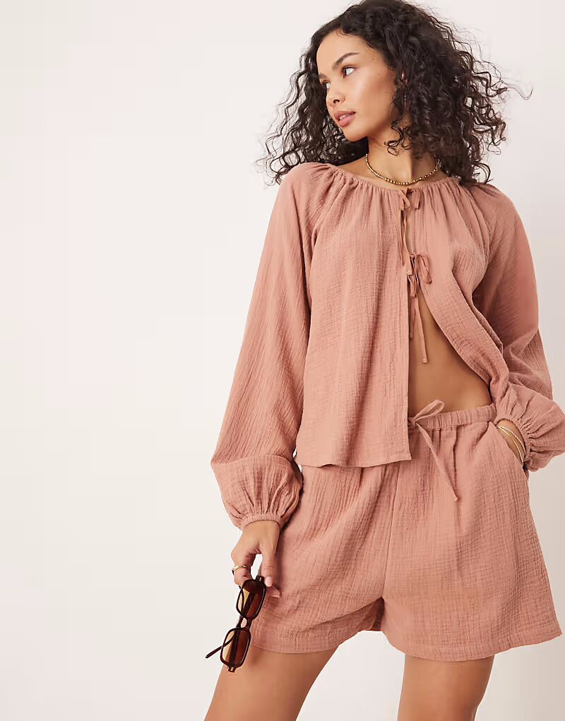 Пляжные шорты Iisla & Bird с узким поясом цвета ржавчины - часть комплекта
Пляжные шорты Iisla & Bird с узким поясом цвета ржавчины - часть комплекта