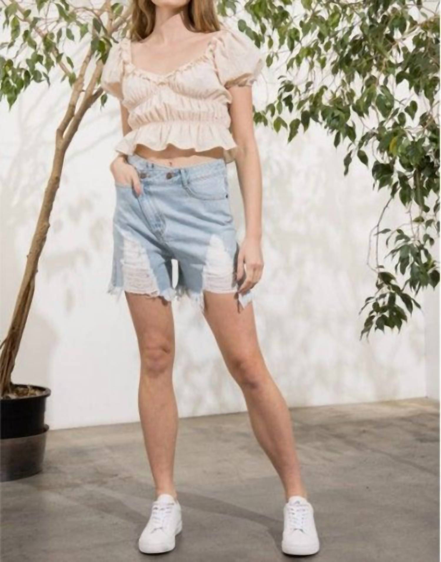 Шорты-бермуды в винтажном синем цвете Aaron & Amber
Шорты-бермуды в винтажном синем цвете Aaron & Amber