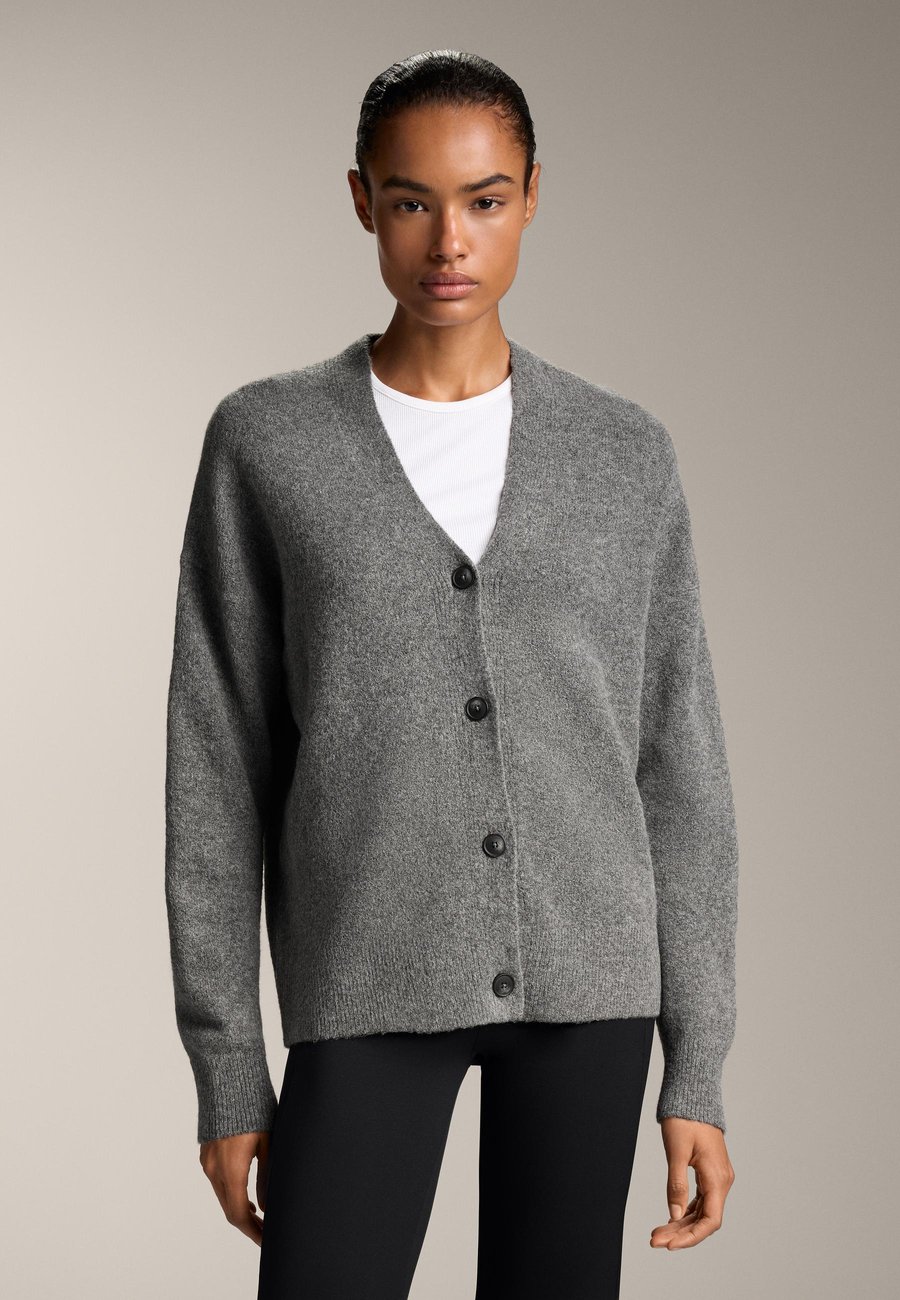 Кардиган OYSHO SOFT KNIT BUTTON, Light Grey
Кардиган OYSHO SOFT KNIT BUTTON, Light Grey