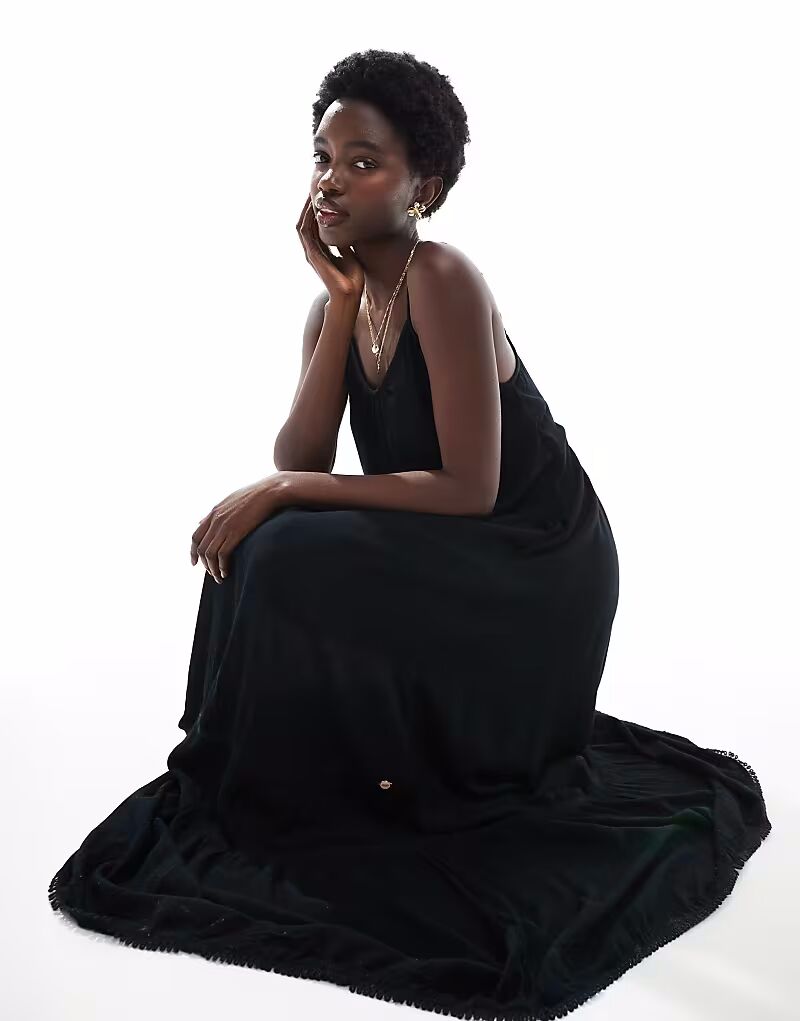 Платье макси Superdry Cami черного цвета
Платье макси Superdry Cami черного цвета