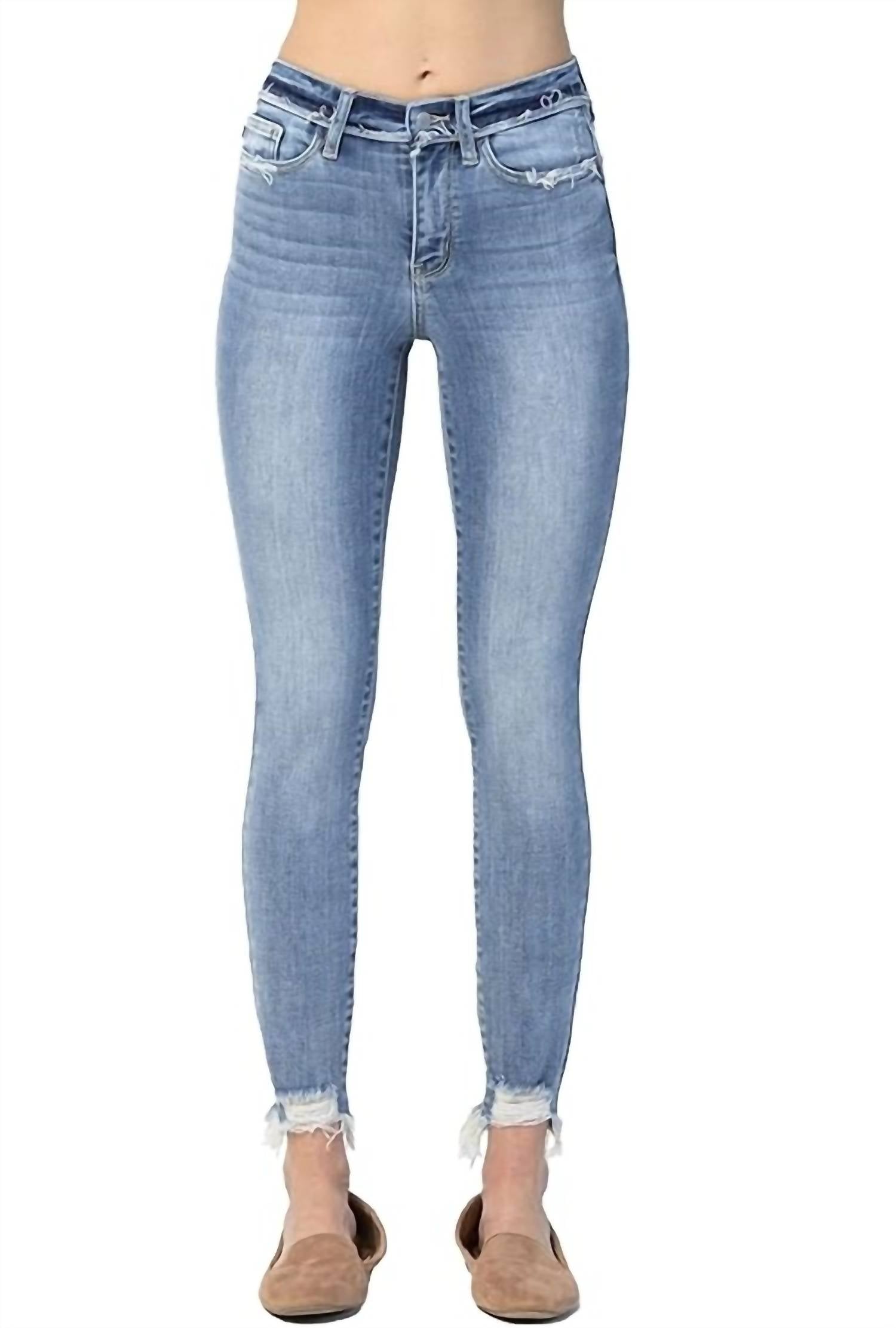 Джинсы-скинни средней посадки с поясом и отделкой в виде резинки средней потертости Judy Blue, цвет medium wash
Джинсы-скинни средней посадки с поясом и отделкой в виде резинки средней потертости Judy Blue, цвет medium wash