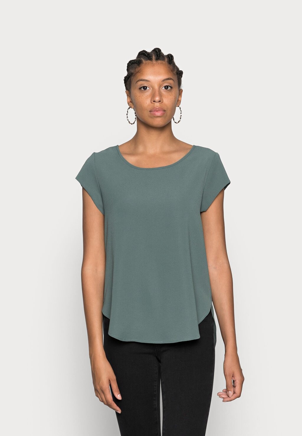 Блузка ONLY
Блузка ONLY