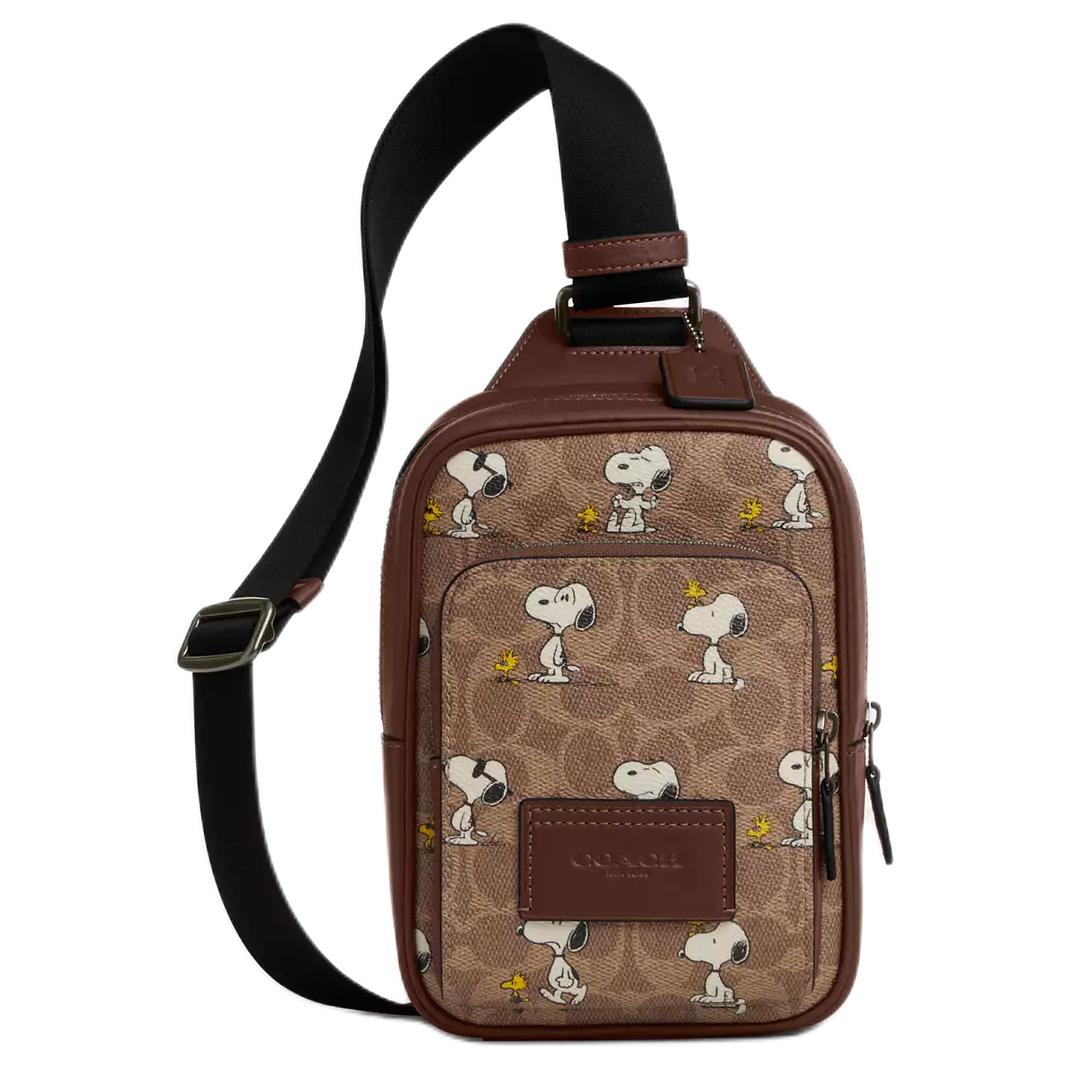 COACH Сумка-кошелек на пояс мини из прорезиненной ткани Snoopy Collaboration RACER мужская охра
COACH Сумка-кошелек на пояс мини из прорезиненной ткани Snoopy Collaboration RACER мужская охра