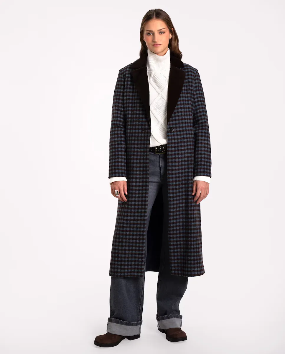 Длинное женское пальто из клетчатой ткани с лацканами The-Are, мультиколор
Длинное женское пальто из клетчатой ткани с лацканами The-Are, мультиколор