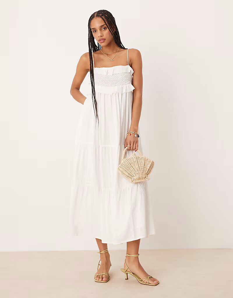 Платье-миди с оборками и рюшами от Nobody's Child Florian белого цвета
Платье-миди с оборками и рюшами от Nobody's Child Florian белого цвета