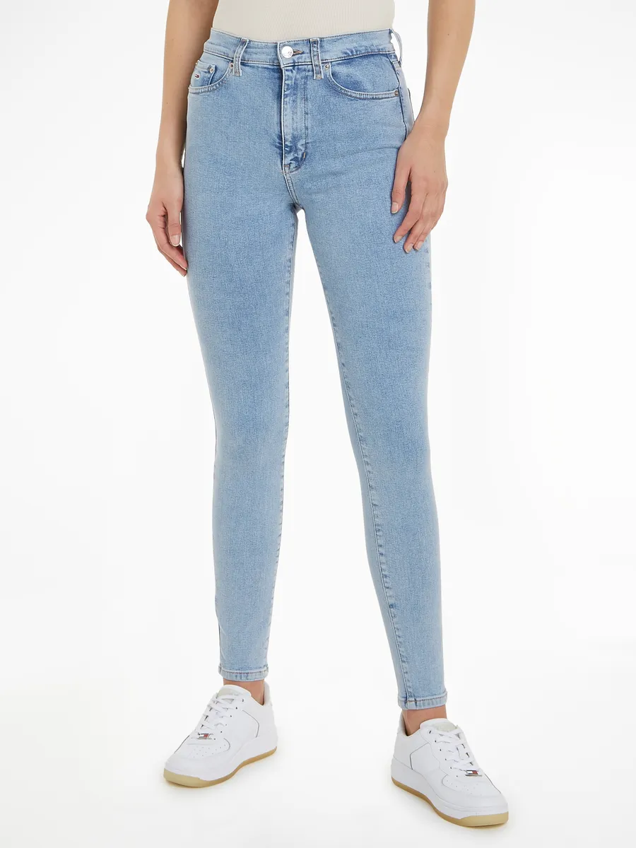 Tommy Jeans Удобные джинсы "Сильвия" с кожаной фирменной этикеткой, цвет Light Denim3
Tommy Jeans Удобные джинсы "Сильвия" с кожаной фирменной этикеткой, цвет Light Denim3
