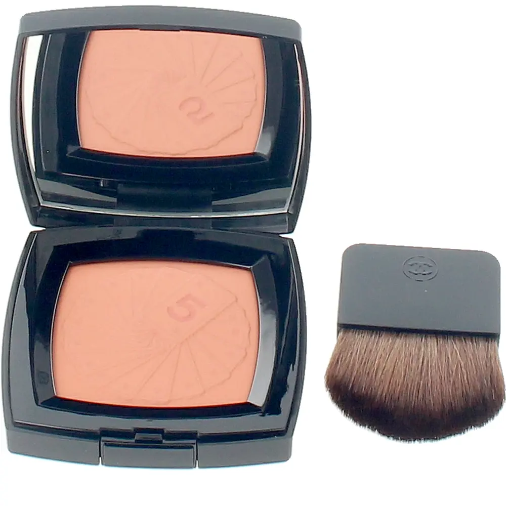 Румяна Les tarots colorete mate en polvo edición limitada Chanel, цвет blood orange, 14 гр.
Румяна Les tarots colorete mate en polvo edición limitada Chanel, цвет blood orange, 14 гр.