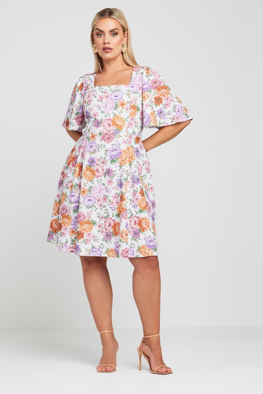 Мини-Платье с рукавами ангела и цветочным принтом из лимитированной коллекции Yours, белый
Мини-Платье с рукавами ангела и цветочным принтом из лимитированной коллекции Yours, белый