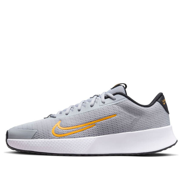 Кроссовки court vapor lite 2 hc 'wolf grey black laser orange' Nike, серый 
Кроссовки court vapor lite 2 hc 'wolf grey black laser orange' Nike, серый