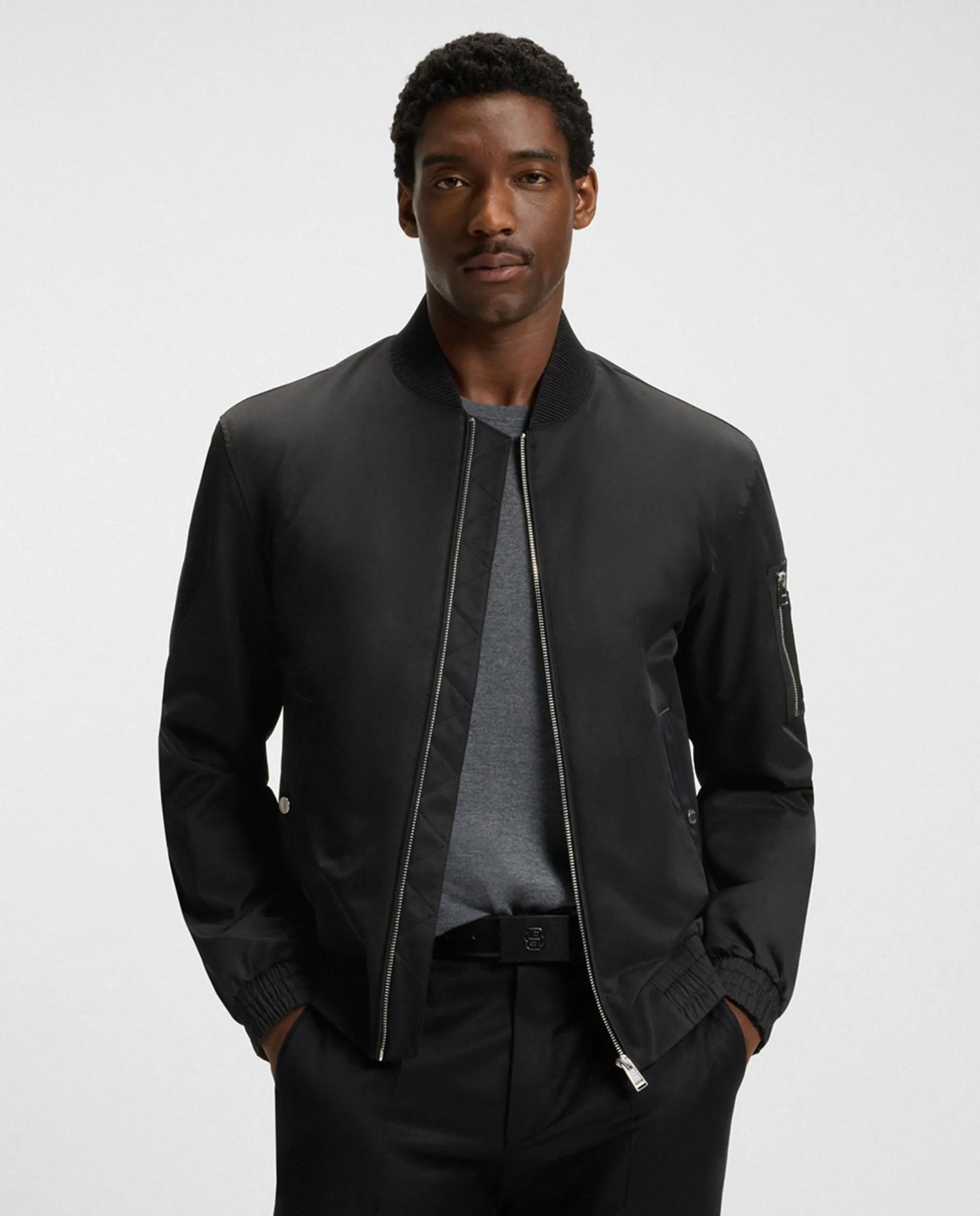 Куртка-бомбер мужская из полиэстера Boss, черный
Куртка-бомбер мужская из полиэстера Boss, черный