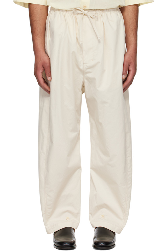 Скрученные поверх брюк Lemaire, белый
Скрученные поверх брюк Lemaire, белый