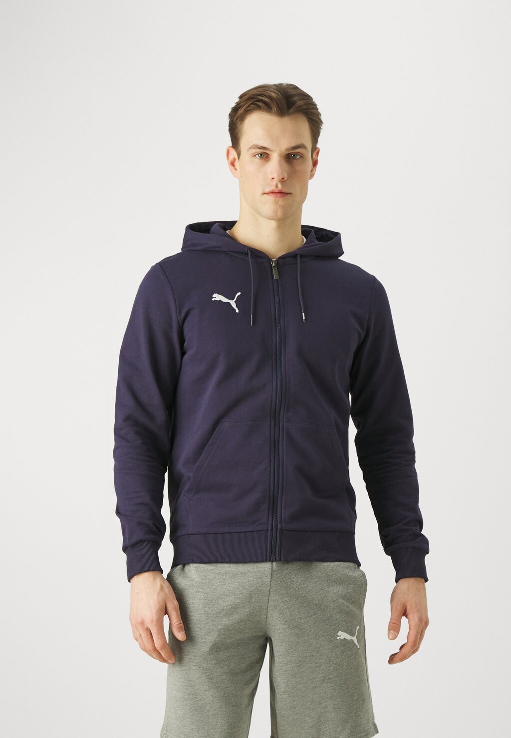 Толстовка TEAMGOAL CASUALS HOODED JACKET Puma, цвет navy/white
Толстовка TEAMGOAL CASUALS HOODED JACKET Puma, цвет navy/white