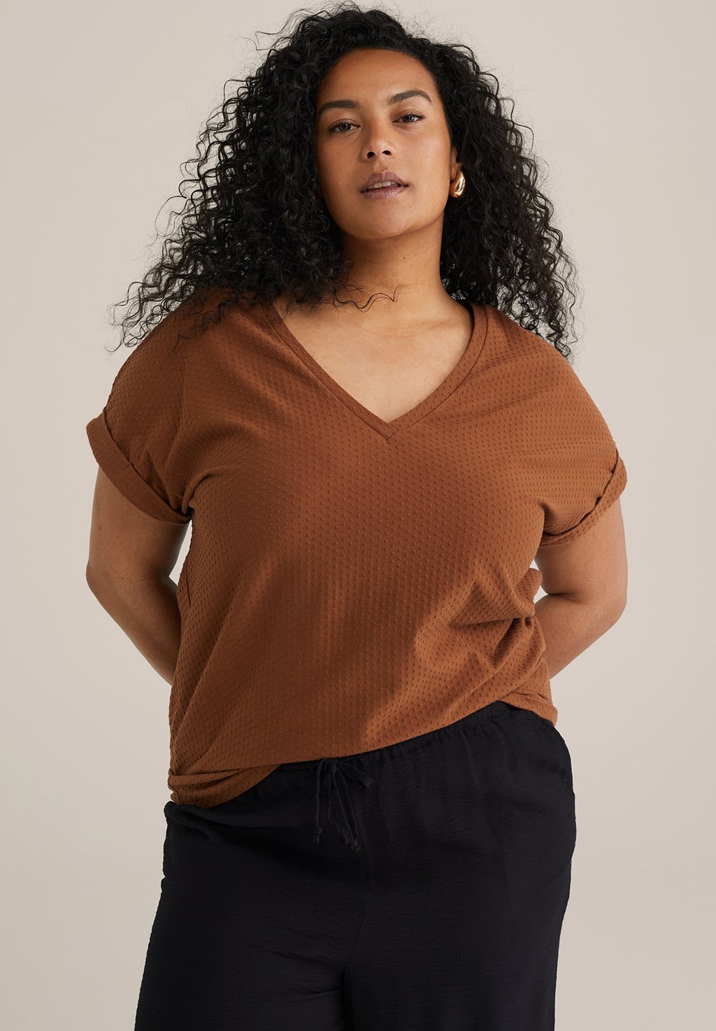 Футболка с принтом CURVE WE Fashion, светло-коричневый
Футболка с принтом CURVE WE Fashion, светло-коричневый