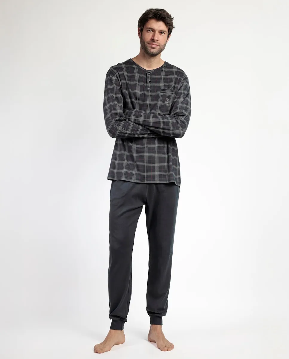 Мужская пижама длинная из темно-серого хлопкового трикотажа Admas
Мужская пижама длинная из темно-серого хлопкового трикотажа Admas