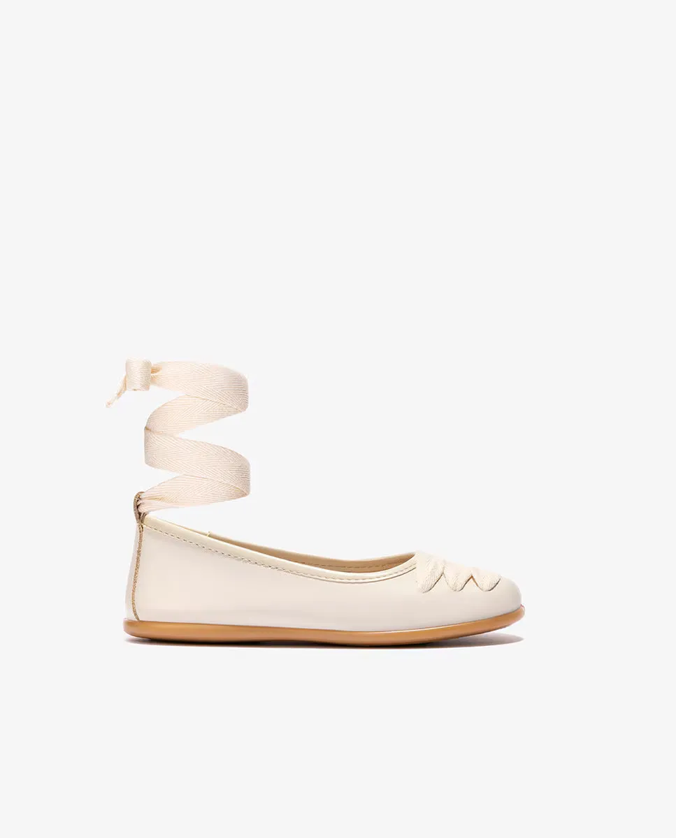 Балетки для девочки натурального цвета с хлопковым бантом на завязке B&W Conguitos, бежевый
Балетки для девочки натурального цвета с хлопковым бантом на завязке B&W Conguitos, бежевый