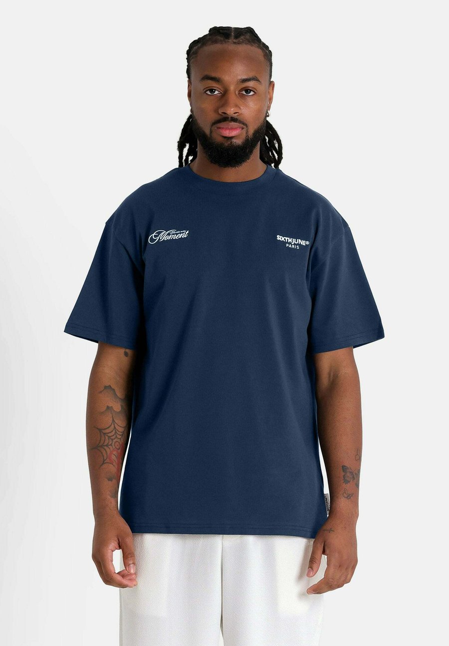 Футболка Sixth June Print T-shirt, Dark Blue, Синий, Футболка Sixth June Print T-shirt, Dark Blue
Футболка Sixth June Print T-shirt, Dark Blue, Синий, Футболка Sixth June Print T-shirt, Dark Blue