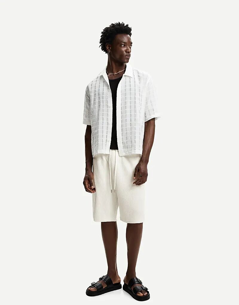 Текстурированные шорты-бермуды Bershka белого цвета
Текстурированные шорты-бермуды Bershka белого цвета