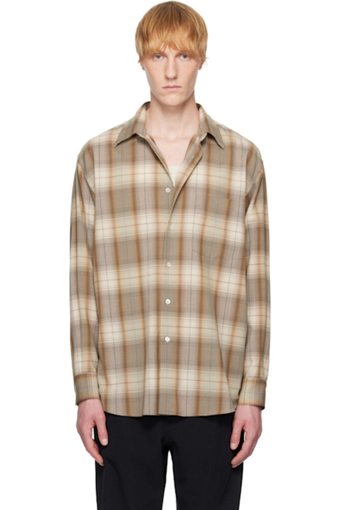 Рубашка из суперлегкой шерсти в клетку коричневого и бежевого цветов AURALEE
Рубашка из суперлегкой шерсти в клетку коричневого и бежевого цветов AURALEE