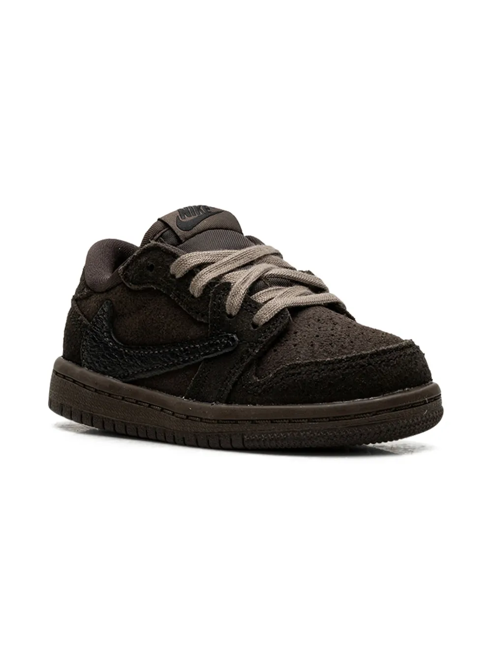 Кроссовки из коллаборации с Travis Scott Jordan Kids, черный
Кроссовки из коллаборации с Travis Scott Jordan Kids, черный
