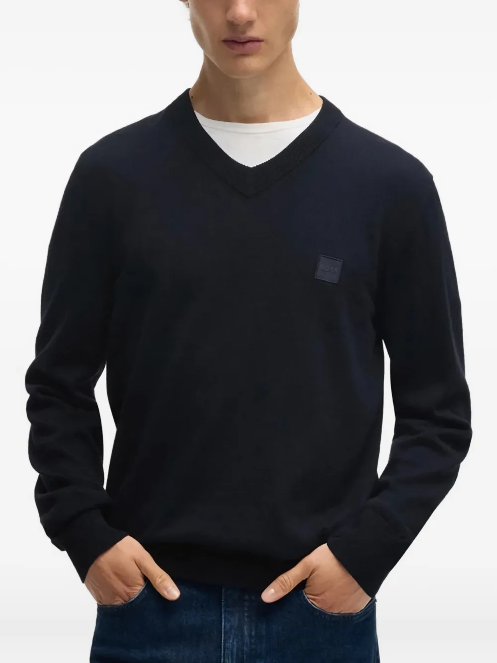 Свитер с V-образным вырезом и нашивкой-логотипом BOSS, синий
Свитер с V-образным вырезом и нашивкой-логотипом BOSS, синий