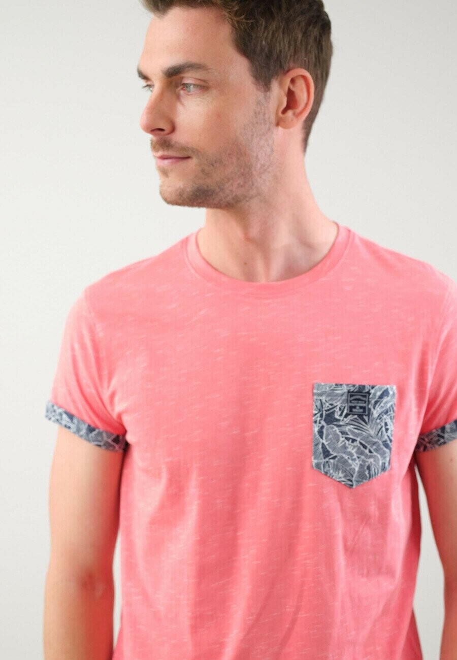 Футболка с принтом SHAMAR Deeluxe Original, коралл 
Футболка с принтом SHAMAR Deeluxe Original, коралл