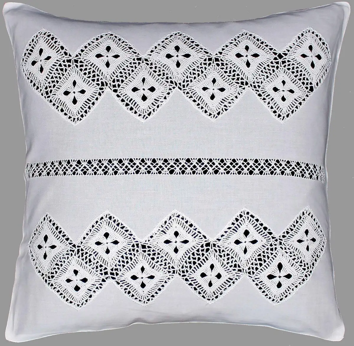 HOSSNER - ART OF HOME DECO декоративная подушка "BALDO", кружево крючком - ПОДЛИННАЯ РУЧНАЯ РАБОТА, чехол на подушку без наполнителя, 1 шт 40х40 см, белый
HOSSNER - ART OF HOME DECO декоративная подушка "BALDO", кружево крючком - ПОДЛИННАЯ РУЧНАЯ РАБОТА, чехол на подушку без наполнителя, 1 шт 40х40 см, белый