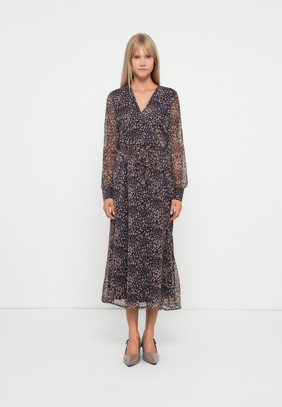 Платье VILA VIFALIA MIDI , Rhodonite/Dark Blue
Платье VILA VIFALIA MIDI , Rhodonite/Dark Blue