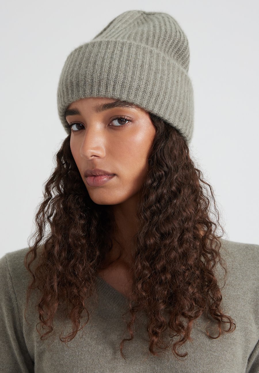 Шапка Style Republic CHUNKY, Olive Melange/Olive
Шапка Style Republic CHUNKY, Olive Melange/Olive