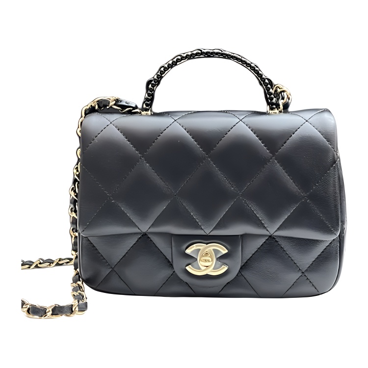 CHANEL Кожаная сумка через плечо
CHANEL Кожаная сумка через плечо