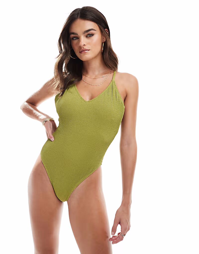 Купальник Vero Moda с перекрещивающимися бретелями на спине и высоким вырезом бедра зеленого цвета
Купальник Vero Moda с перекрещивающимися бретелями на спине и высоким вырезом бедра зеленого цвета