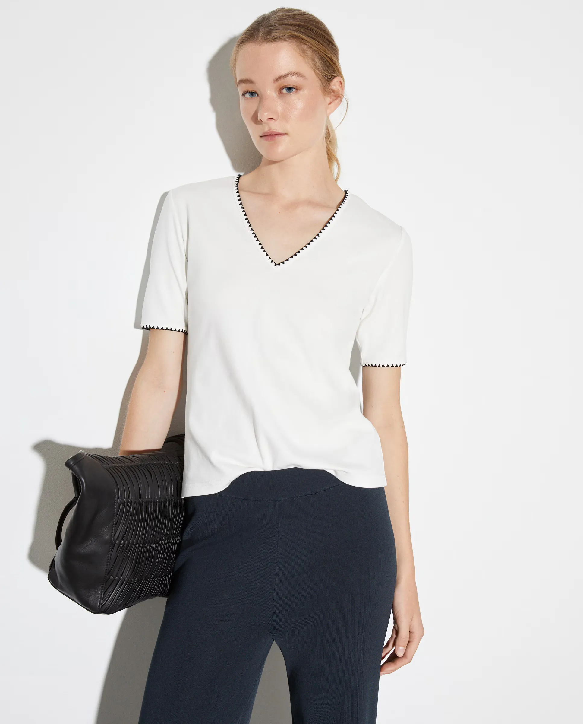 Женская хлопковая футболка с коротким рукавом Woman El Corte Inglés, цвет 120 Crudo
Женская хлопковая футболка с коротким рукавом Woman El Corte Inglés, цвет 120 Crudo