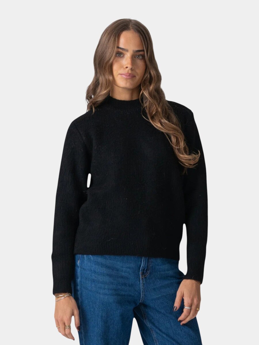 Свитер TEESHOPPEN Hazel, черный
Свитер TEESHOPPEN Hazel, черный