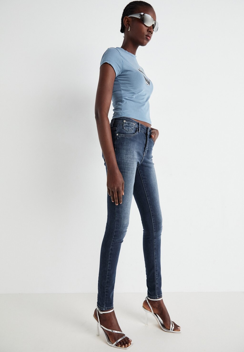 Джинсы облегающие ONLBLUSH ICON COIN ONLY, темно-синий деним
Джинсы облегающие ONLBLUSH ICON COIN ONLY, темно-синий деним