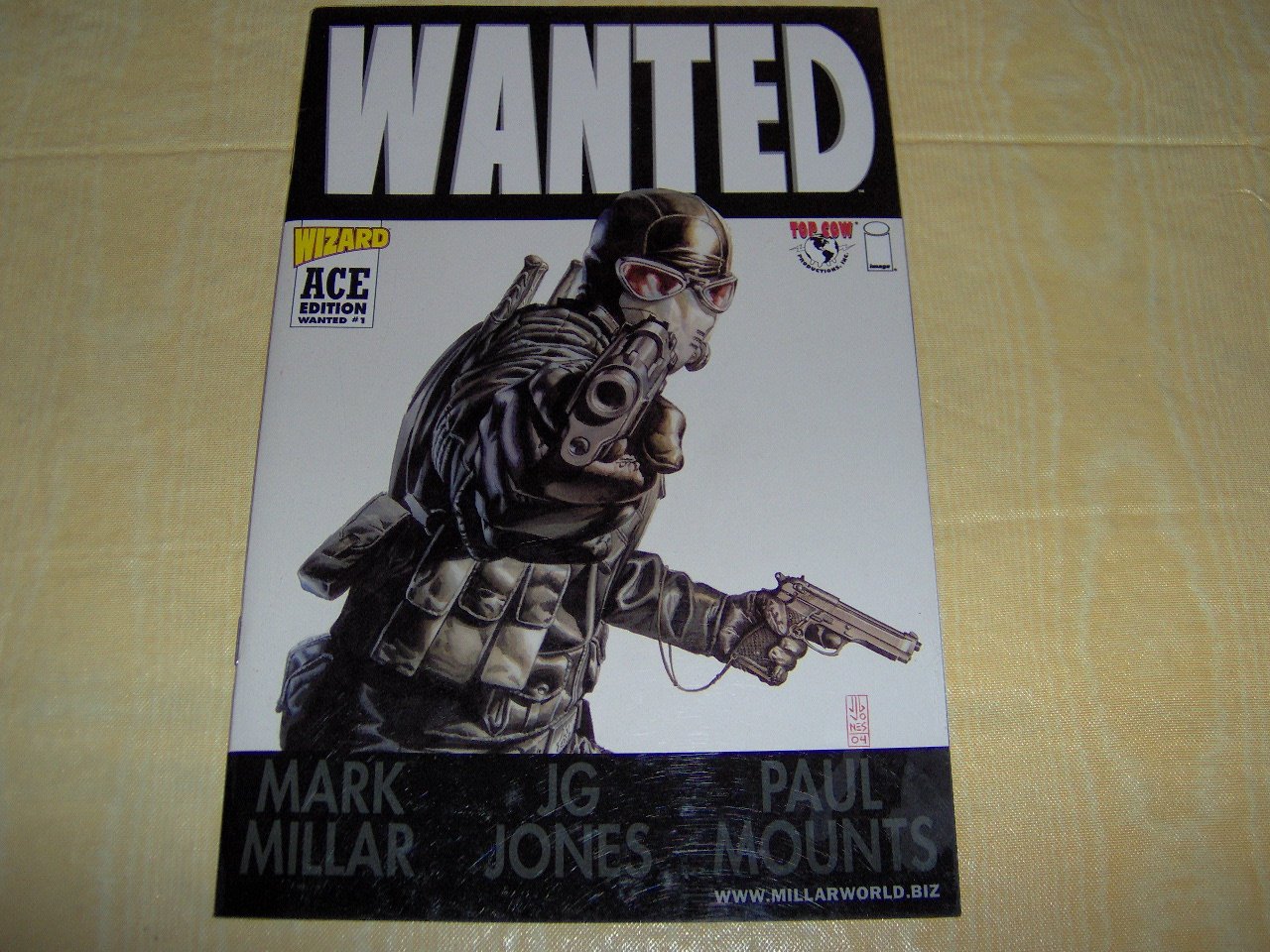 Wanted No. 1 (Wizard Ace Edition, June 2004) "Bring on the Bad Guys" (Top Cow and Wizard Entertainment)
Wanted No. 1 (Wizard Ace Edition, June 2004) "Bring on the Bad Guys" (Top Cow and Wizard Entertainment)