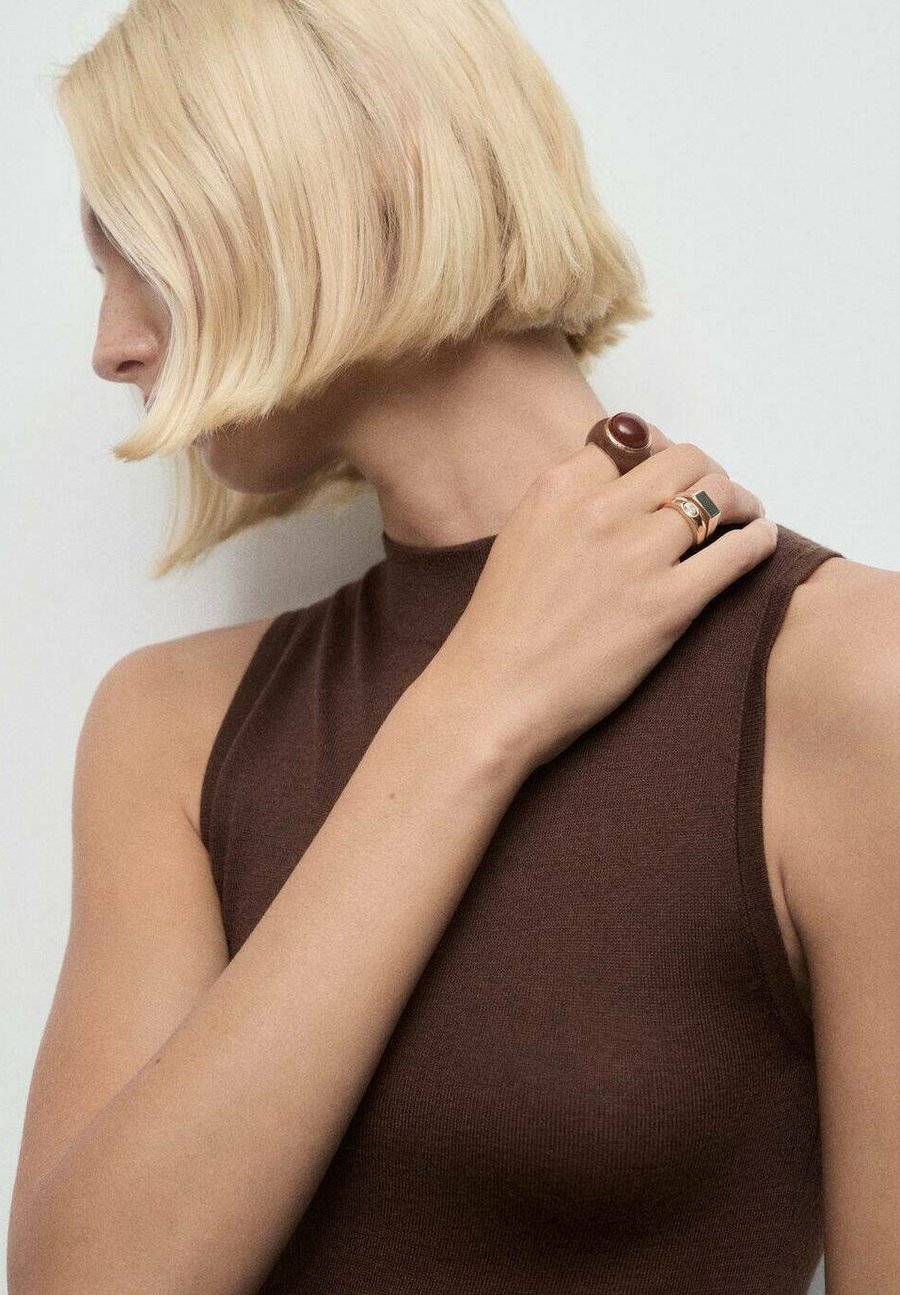 Платье Mango PÓŁGOLFEM, Brown
Платье Mango PÓŁGOLFEM, Brown