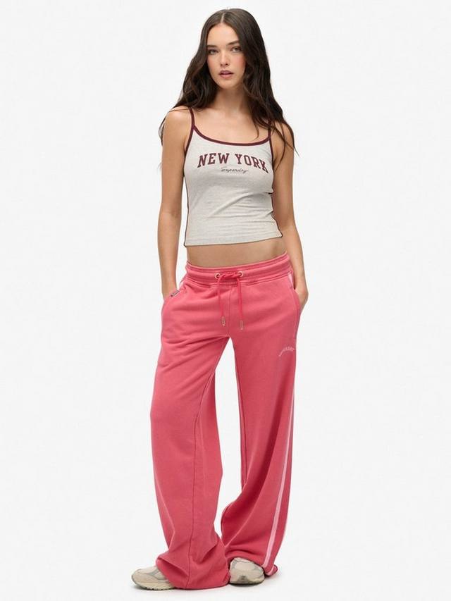 Athletic Essentials Logo прямые джоггеры Superdry, Holly Berry Red
Athletic Essentials Logo прямые джоггеры Superdry, Holly Berry Red