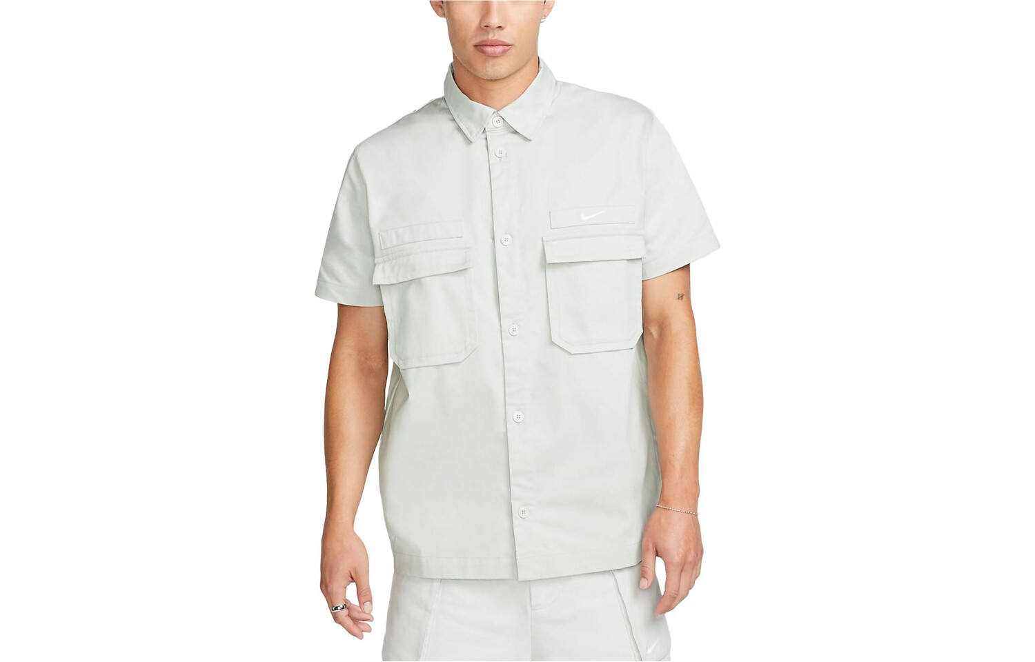 Рубашка в стиле милитари с короткими рукавами и застежкой на пуговицы Life Woven «Светло-серебристая» Nike, цвет Light Silver
Рубашка в стиле милитари с короткими рукавами и застежкой на пуговицы Life Woven «Светло-серебристая» Nike, цвет Light Silver