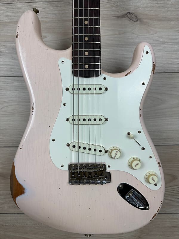 Электрогитара Fender Custom Shop Limited-edition 1959 Stratocaster Relic Electric Guitar - Super Faded Aged Shell Pink
Электрогитара Fender Custom Shop Limited-edition 1959 Stratocaster Relic Electric Guitar - Super Faded Aged Shell Pink