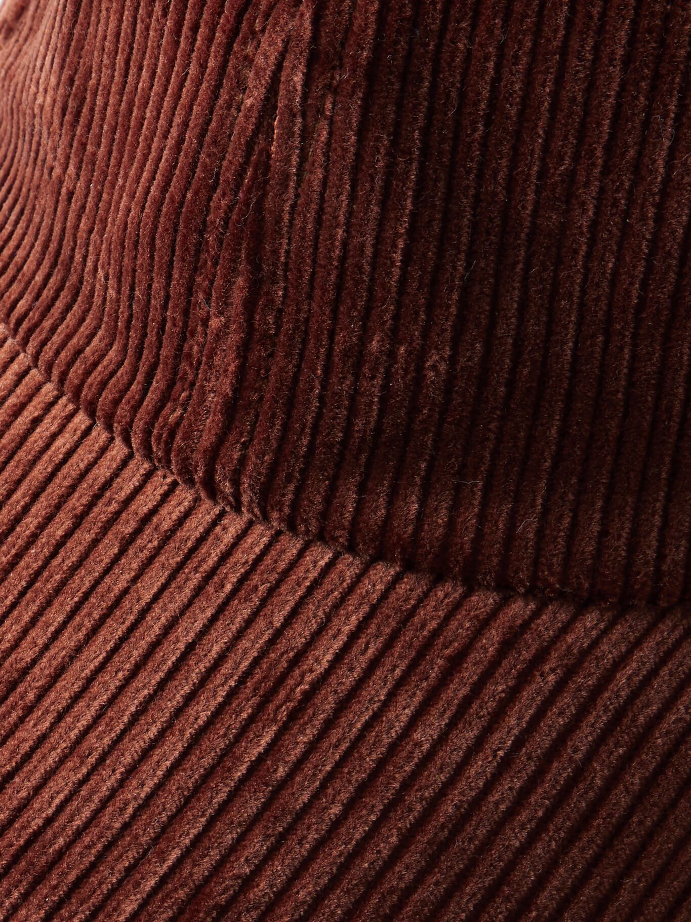 Бейсболка из хлопкового вельвета с кожаной отделкой MR P., красный
Бейсболка из хлопкового вельвета с кожаной отделкой MR P., красный