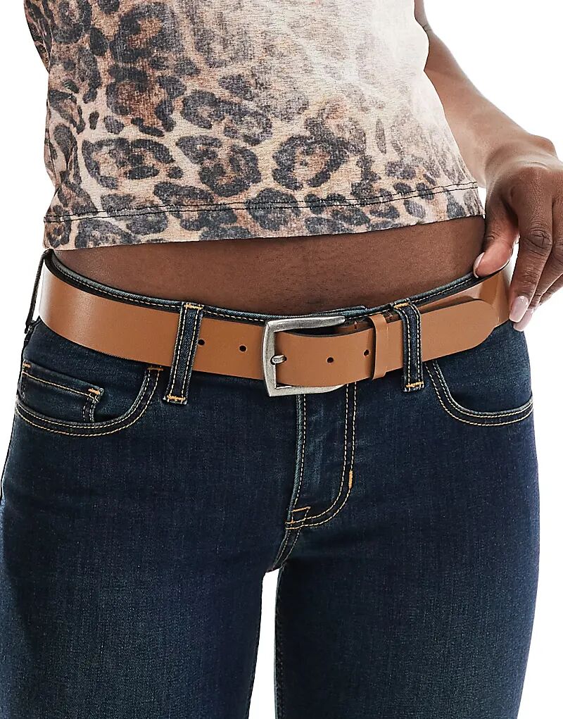 Кожаный ремень с квадратной пряжкой коньячного цвета Pieces
Кожаный ремень с квадратной пряжкой коньячного цвета Pieces