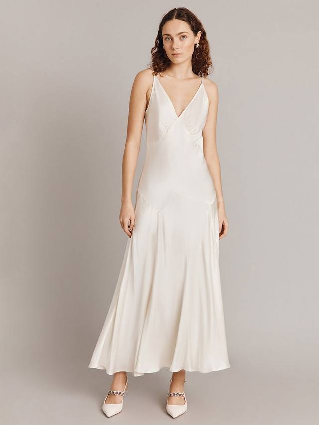 Атласное платье-комбинация макси от элоди Ghost, слоновая кость
Атласное платье-комбинация макси от элоди Ghost, слоновая кость