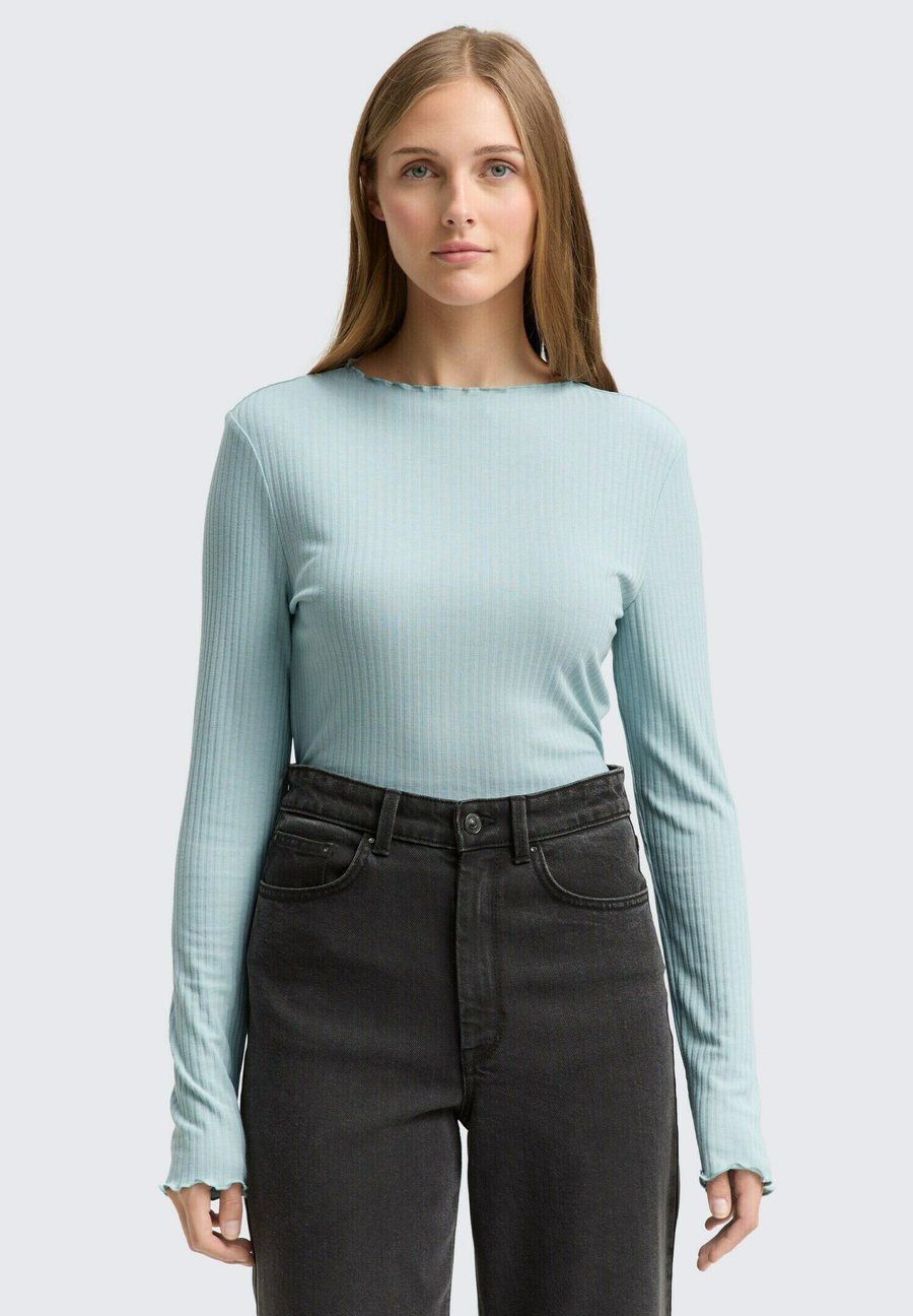 Топ TOM TAILOR DENIM WITH FRILL EDGE, Silver Cloud Blue/Light Blue
Топ TOM TAILOR DENIM WITH FRILL EDGE, Silver Cloud Blue/Light Blue