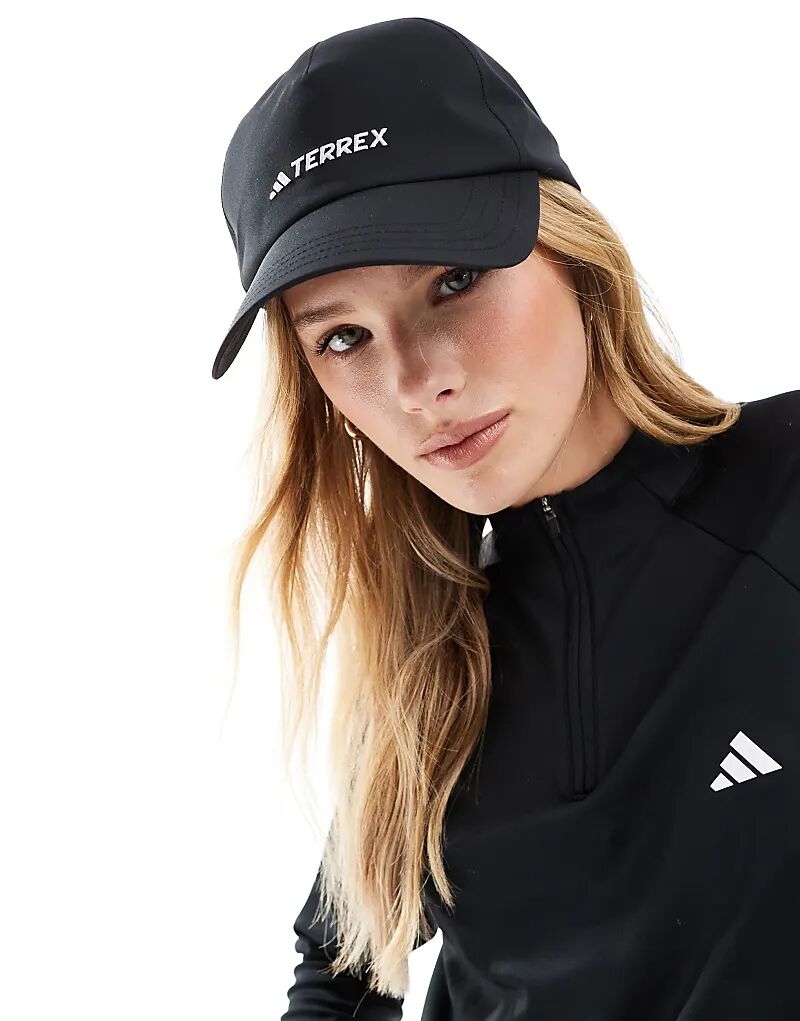 Кепка Adidas Terrex черного цвета
Кепка Adidas Terrex черного цвета