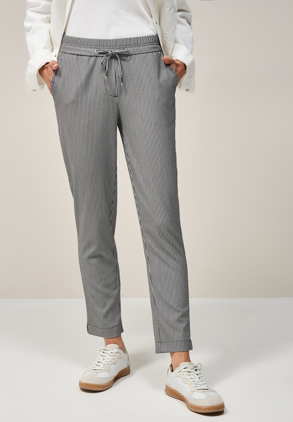 Спортивные штаны SEERSUCKER HOSE Cecil, черный
Спортивные штаны SEERSUCKER HOSE Cecil, черный